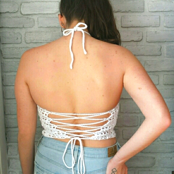 NWT Hand Crafted Womens Crochet White Floral Granny Square Cropped Halter Top S - Picture 2 of 4